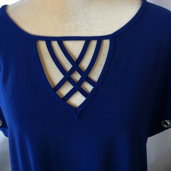 Love Scarlett Blue Blouse with Criss Cross Chest & Short Sleeves Size XL - Picture 3 of 8